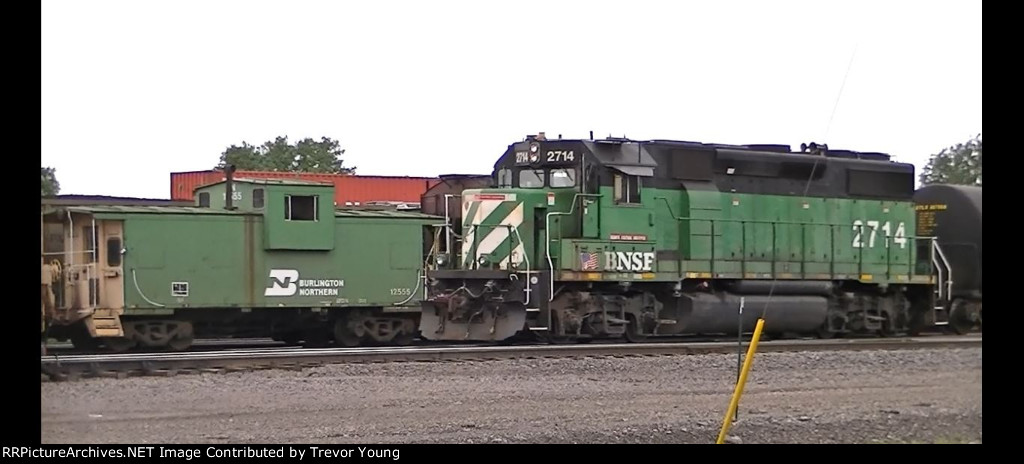 BNSF 2714 passing an old friend